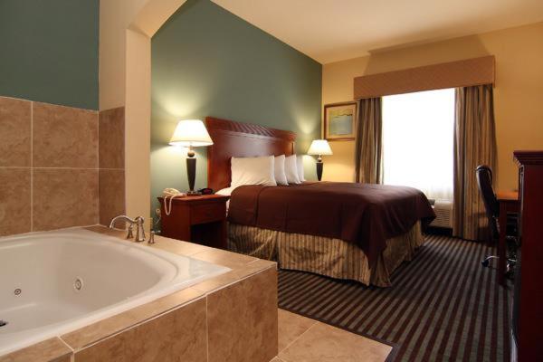 Executive Inn & Suites Main image 2